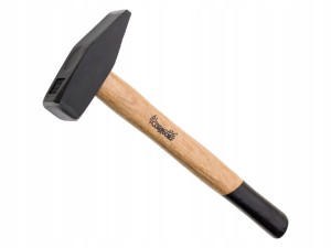 MŁOTEK ŚLUSARSKI 800G, TRZONEK DREWNIANY