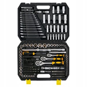 ZESTAW KLUCZY NASADOWYCH + WALIZKA 218 CZ