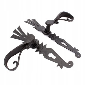 KLAMKA KUTA NA WKŁAD 72 CZARNA TRZPIEN 8MM