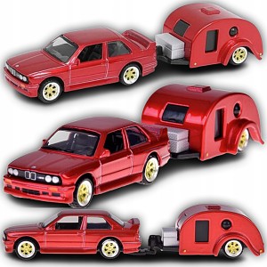 SAMOCHÓD LICENCJONOWANE AUTO METALOWE BMW M3 1988 + PRZYCZEPA KAMPING 1:64